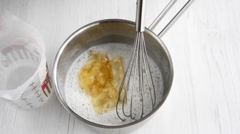 немецкий торт с творогом и малиной. recipe 638 step 11 medium. немецкий торт с творогом и малиной фото. немецкий торт с творогом и малиной-recipe 638 step 11 medium. картинка немецкий торт с творогом и малиной. картинка recipe 638 step 11 medium. Представьте, Вы ощущаете пропитанный сладким сиропом мягкий бисквит, шоколад и тающие во рту нежную творожную начинку и ягодное желе, ммм… А какой внешний вид! Десерт выглядит красиво и благородно, он достойно будет смотреться в роли праздничного торта…