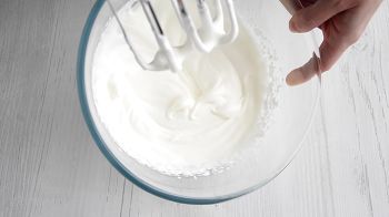 немецкий торт с творогом и малиной. recipe 638 step 14 medium. немецкий торт с творогом и малиной фото. немецкий торт с творогом и малиной-recipe 638 step 14 medium. картинка немецкий торт с творогом и малиной. картинка recipe 638 step 14 medium. Представьте, Вы ощущаете пропитанный сладким сиропом мягкий бисквит, шоколад и тающие во рту нежную творожную начинку и ягодное желе, ммм… А какой внешний вид! Десерт выглядит красиво и благородно, он достойно будет смотреться в роли праздничного торта…