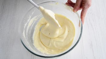 немецкий торт с творогом и малиной. recipe 638 step 5 medium. немецкий торт с творогом и малиной фото. немецкий торт с творогом и малиной-recipe 638 step 5 medium. картинка немецкий торт с творогом и малиной. картинка recipe 638 step 5 medium. Представьте, Вы ощущаете пропитанный сладким сиропом мягкий бисквит, шоколад и тающие во рту нежную творожную начинку и ягодное желе, ммм… А какой внешний вид! Десерт выглядит красиво и благородно, он достойно будет смотреться в роли праздничного торта…