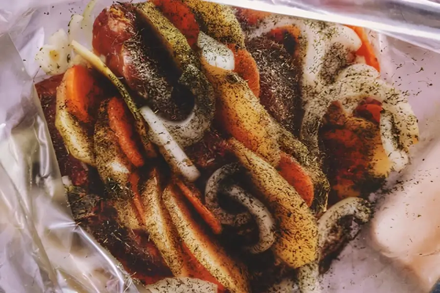 Сытная гармошка из свинины с овощами