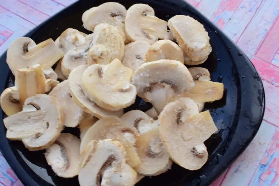Подготовка грибов и моркови