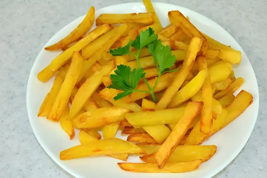 Картофель фри на сковороде