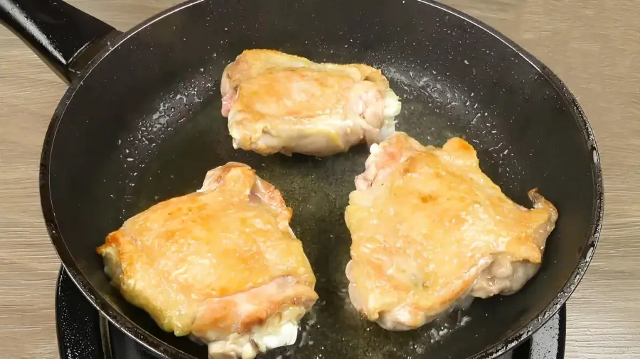 Подготовка и обжарка курицы