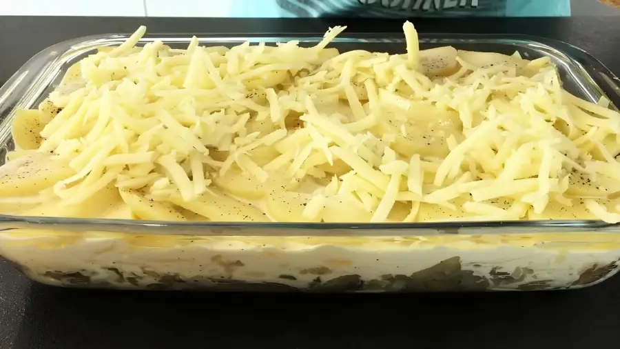 Посыпка оставшимся сыром