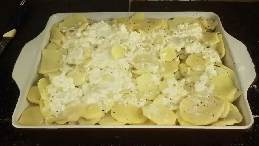 Заливка оставшимся соусом