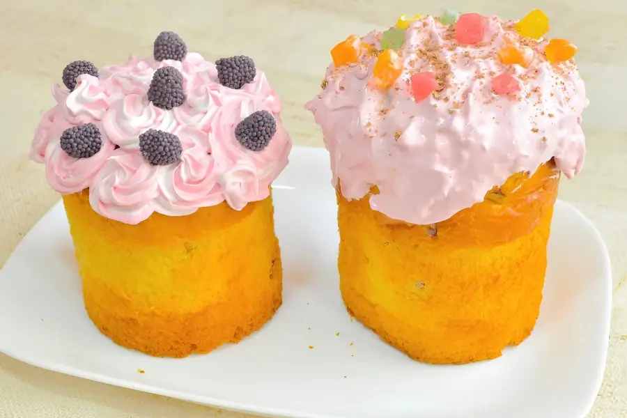 Пасхальный кулич с изюмом