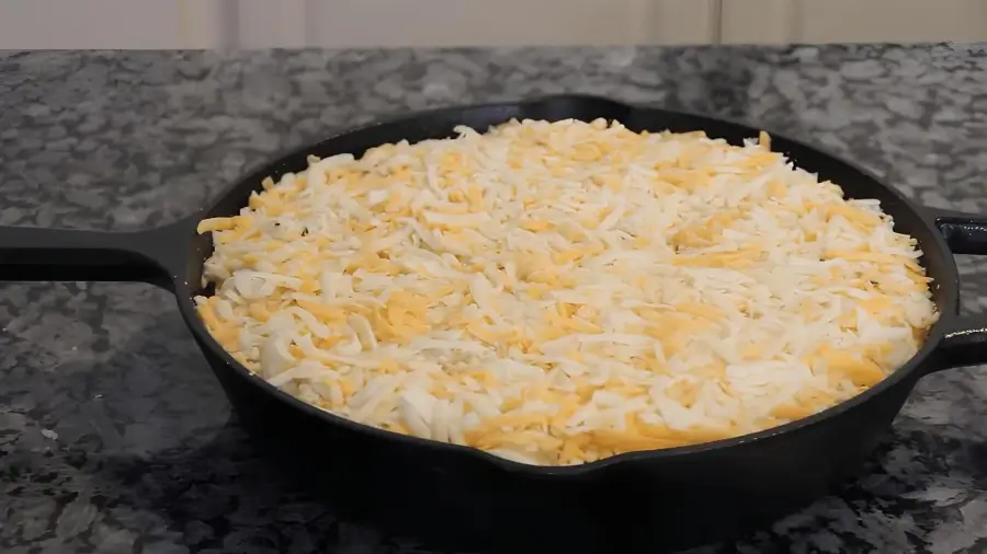 Посыпка сыром и выпекание