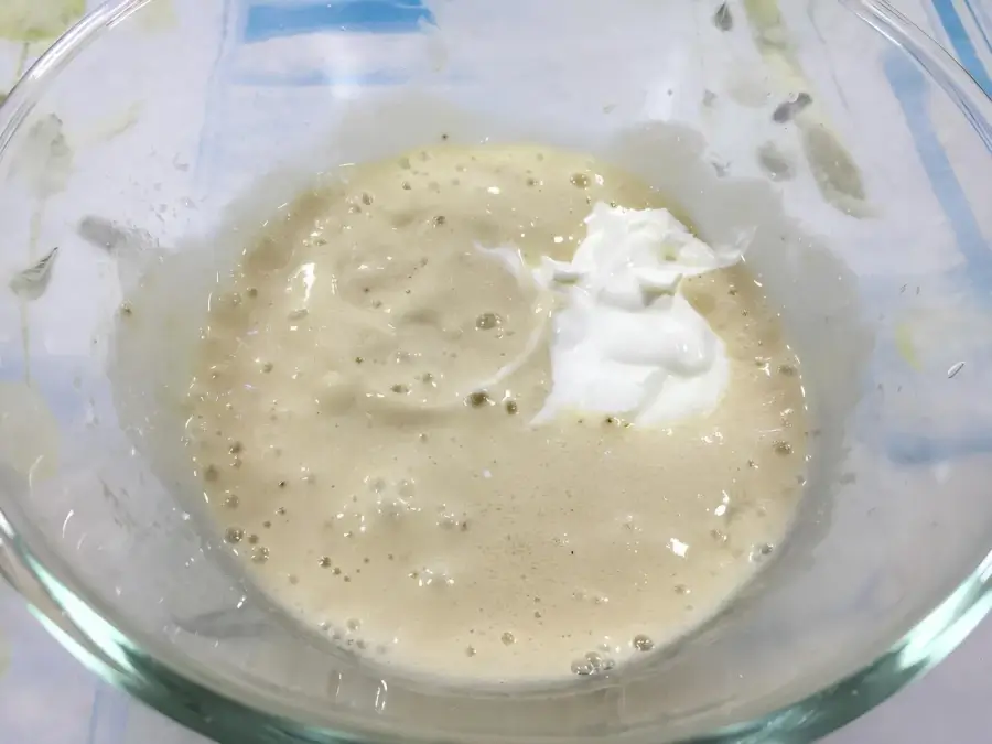 Смешиваем со сметаной и ванильным сахаром