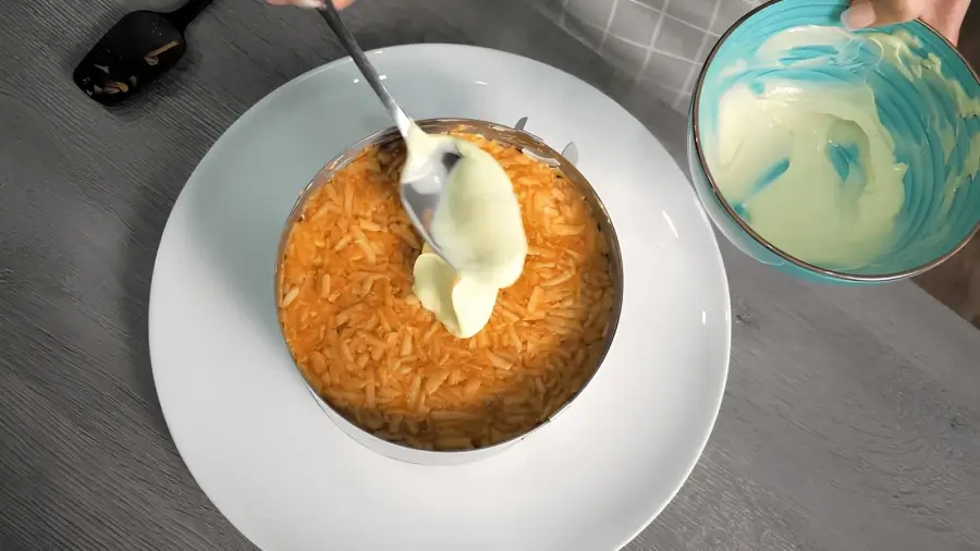 Слой яблока и майонез