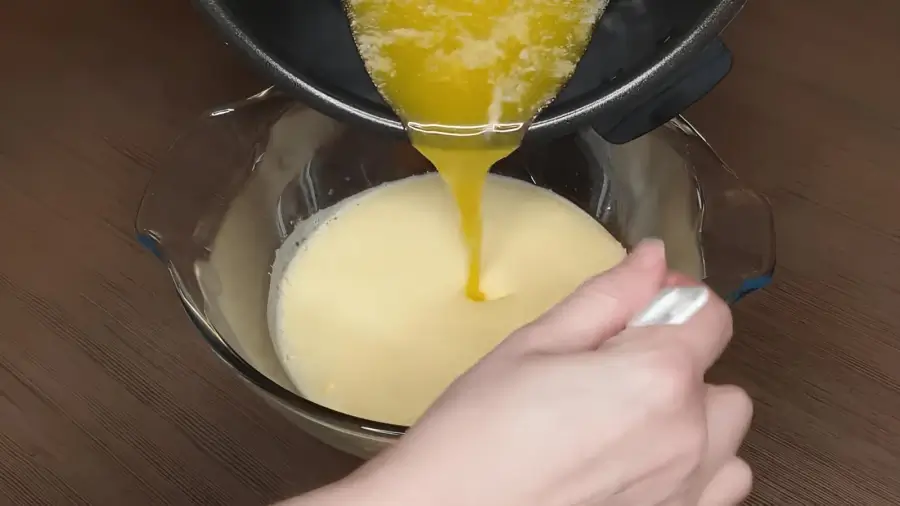 Добавить масло в смесь