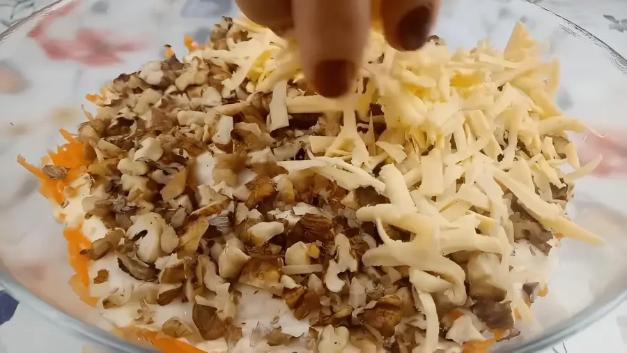 Орехи и сыр