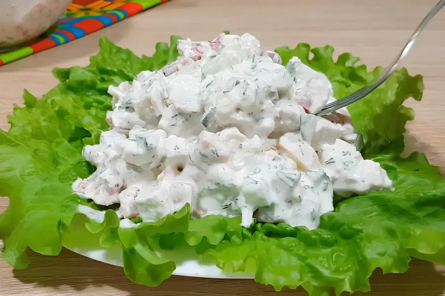 Салат с курицей и фетой