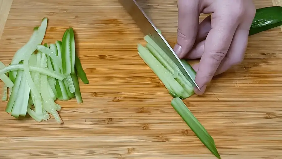 Нарезка огурца и перца