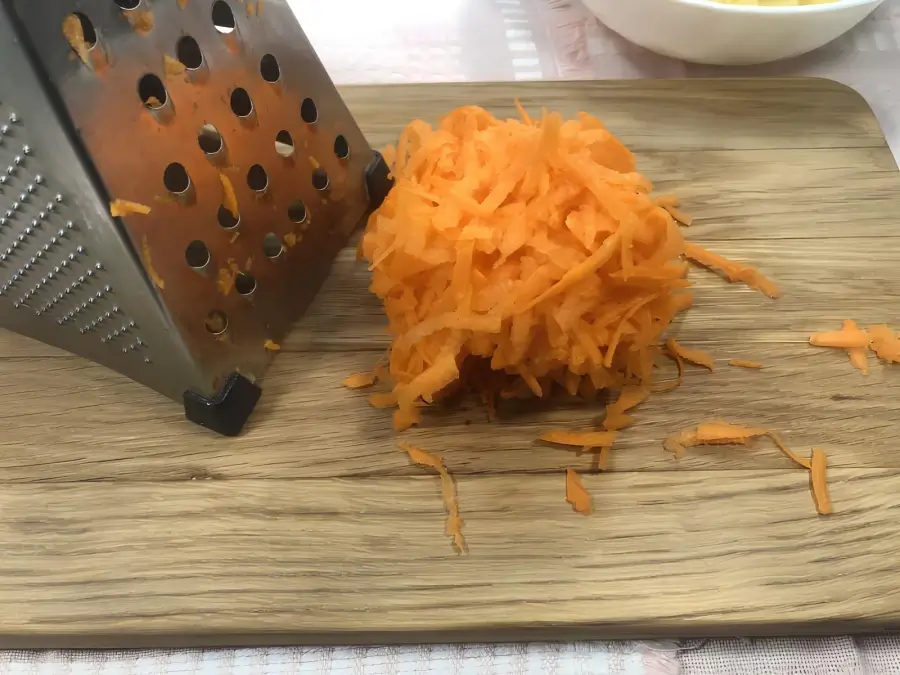 Натирание моркови