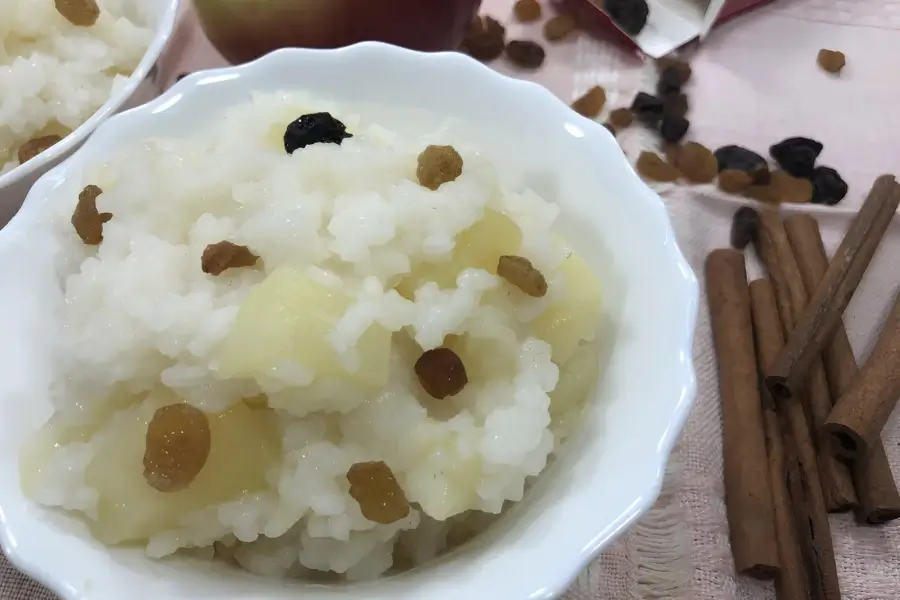 Рисовая каша с яблоками