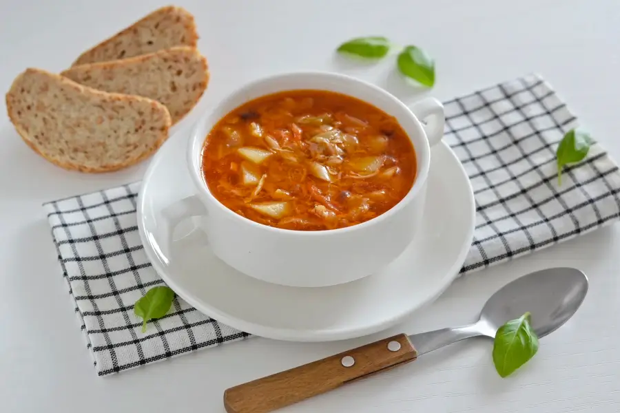 Щи на курином бульоне