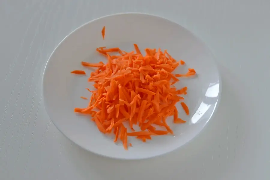 Натирание моркови