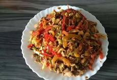 Азиатский салат с курицей