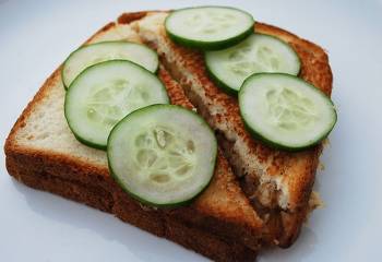 Сэндвич с сыром и тунцом