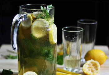 Лимонад из зеленого чая с лимоном