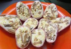 Кальмар, фаршированный сыром, грибами и яйцом