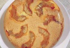 Шарлотка под шапочкой из карамели