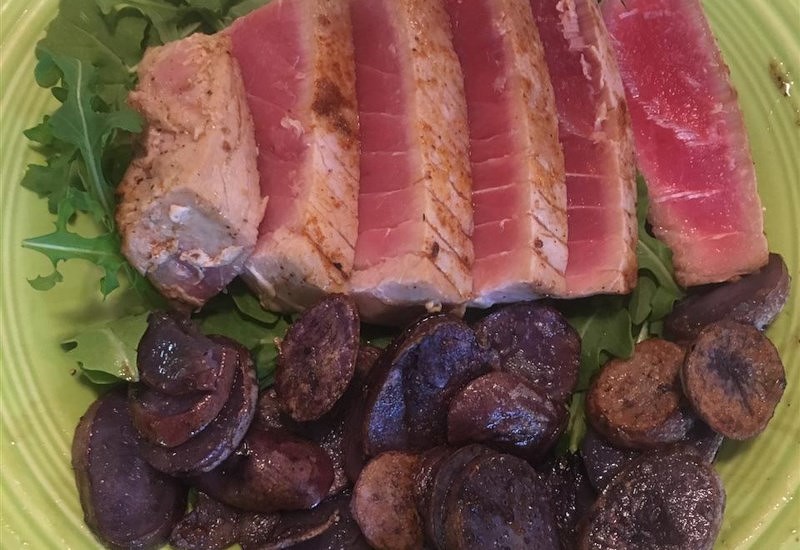 Стейк из тунца на сковороде — рецепт с фото