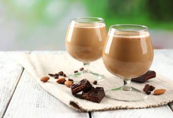 Кофейно-шоколадный ликер со сгущенным молоком и сливками