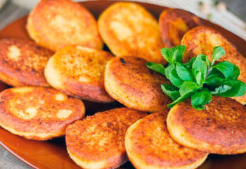Лепешки из кукурузной муки — пошаговые рецепты с фото
