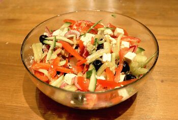 Простой Греческий салат фото 5 шага рецепта