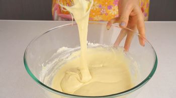 Оладьи с яблоками на кефире фото 4 шага рецепта