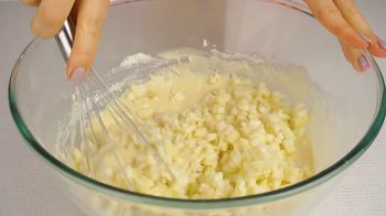 Оладьи с яблоками на кефире фото 6 шага рецепта