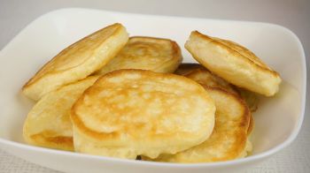 Оладьи с яблоками на кефире фото 8 шага рецепта