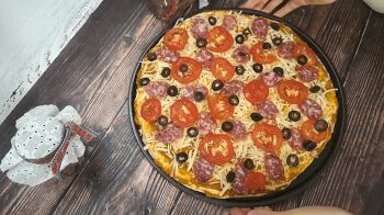 Пицца классическая фото 10 шага рецепта