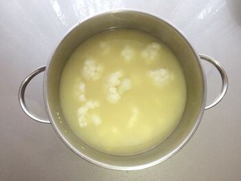 Суп из цветной капусты с сырным соусом фото 4 шага рецепта