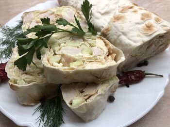 Рулет из лаваша с курицей фото 7 шага рецепта