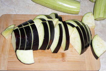 Тушеные баклажаны с кабачками фото 2 шага рецепта