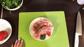 Теплый салат из индейки фото 2 шага рецепта