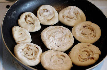 Лепешки с луком фото 12 шага рецепта