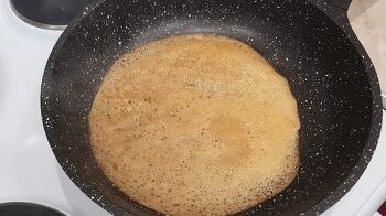 Тонкие ажурные блинчики с дырочками фото 7 шага рецепта