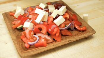 Греческий салат с брынзой фото 4 шага рецепта