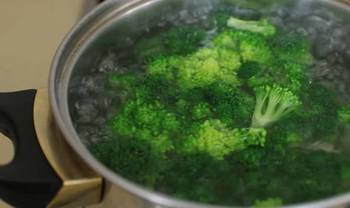 Киш с лососем и брокколи фото 4 шага рецепта