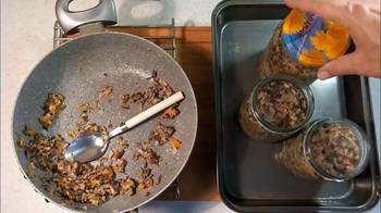 Грибная икра с морковью и луком фото 6 шага рецепта