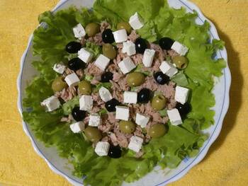 Салат с консервированным тунцом фото 7 шага рецепта