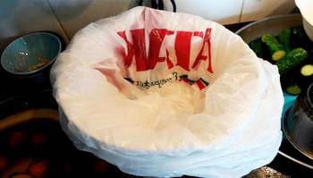 Малосольные огурцы в пакете фото 1 шага рецепта