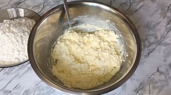Пончики из творога фото 4 шага рецепта