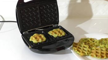 Вафли из кабачков в вафельнице фото 6 шага рецепта