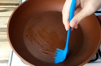 Рулет из омлета с сыром фото 6 шага рецепта