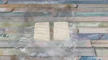 Рулет из плавленных сырков с крабовыми палочками 1 шаг