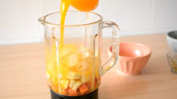 Смузи из апельсина и моркови фото 3 шага рецепта